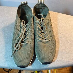 Olive Knit Women’s tennis shoes.  Size: 8